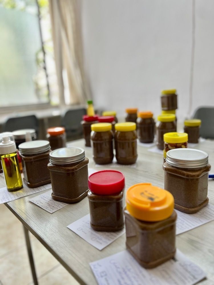 معجون درمانی بیماری های معده/نفخ/سوزش/رفلاکس/زخم معده/ترکیب 16 گیاه +10گرم ژل رویال -طب سنتی ایرانی هندی